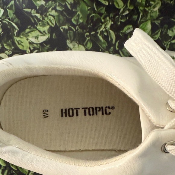 Hot Topic White Platform Shoes with Rainbow Stripes - Picture 2 of 10